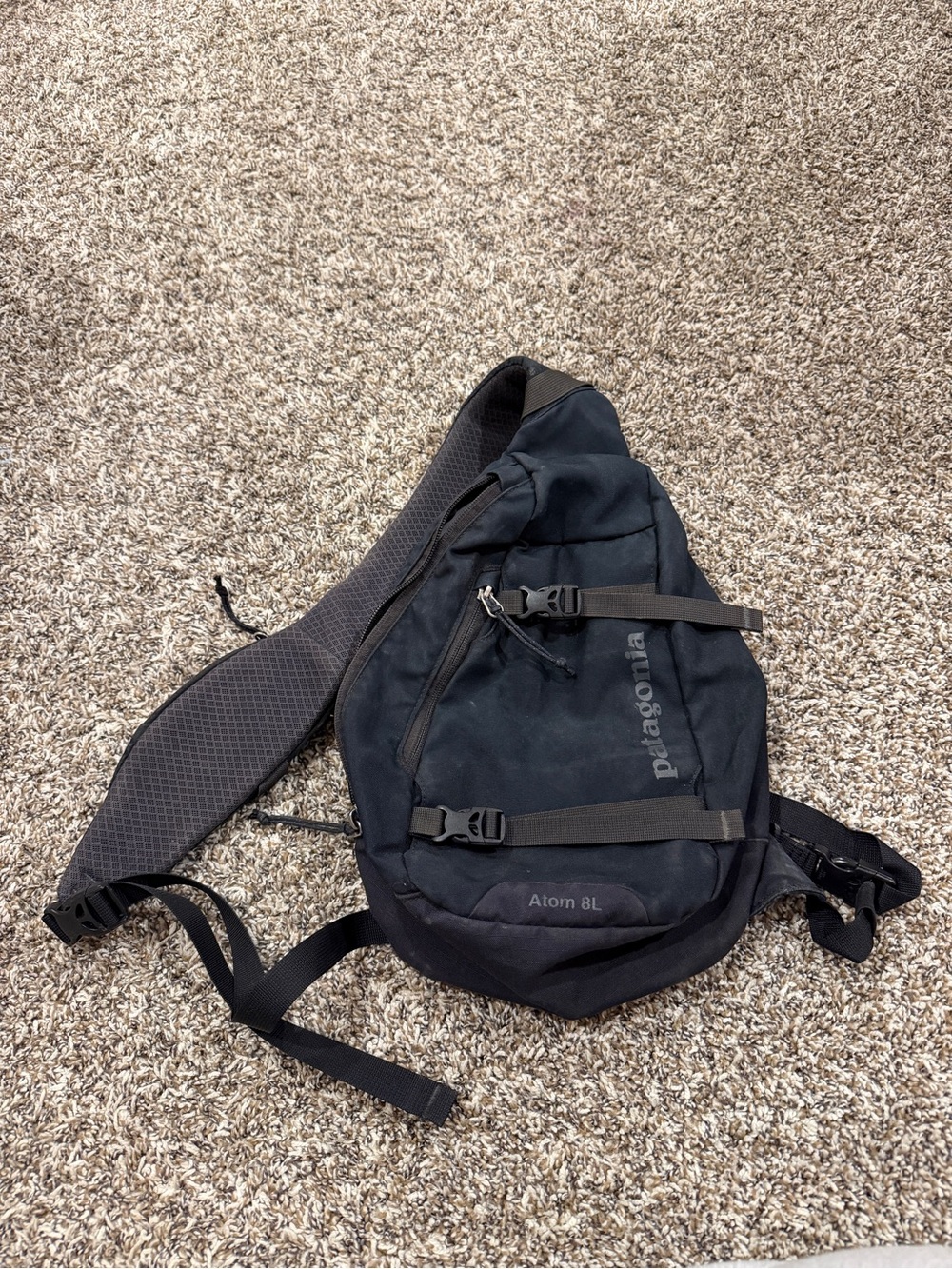 Patagonia Atom sling bag 8L
